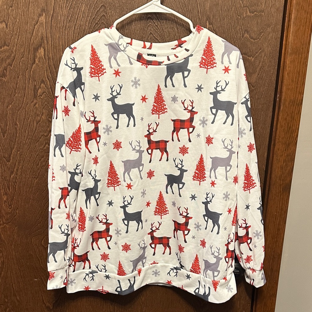 NWOT SHEIN reindeer Christmas sweatshirt